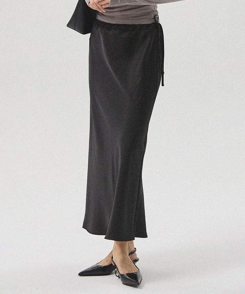 Aheule Liera Satin Tie Long Skirt_Black