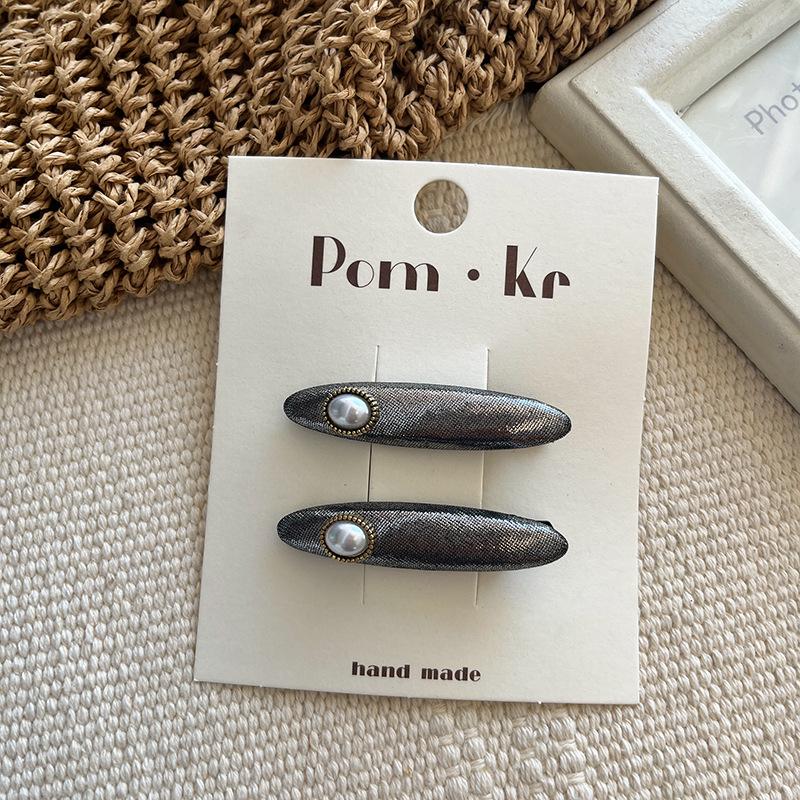 New Star Silver Leather Heart & Butterfly Diamond Hair Clip – Versatile Fashion Duckbill Hairpin