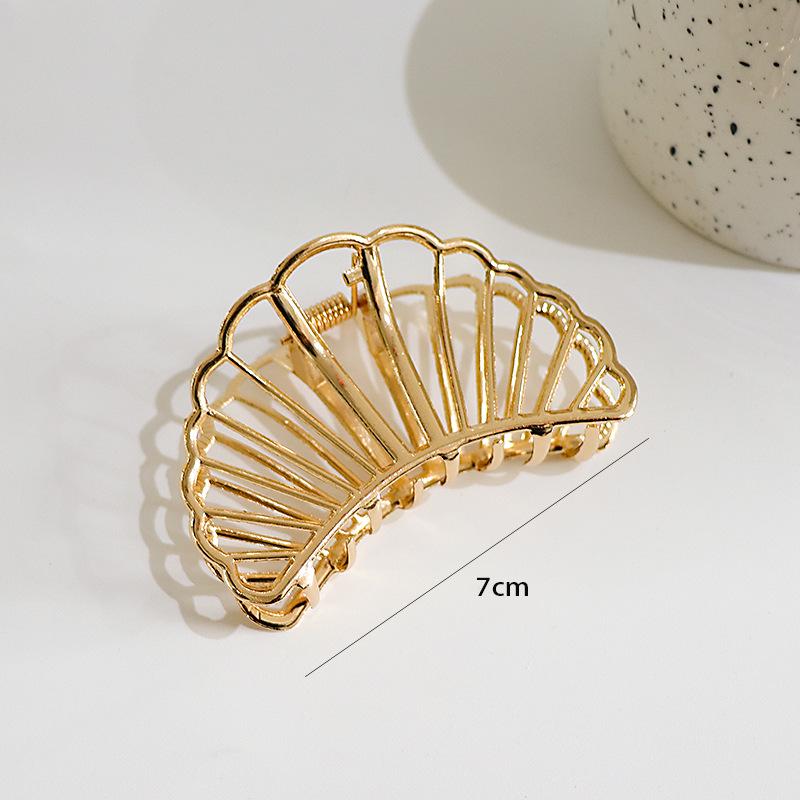 

Металлическая заколка-краб для волос в корейском стиле: Женская заколка для волос в форме сердца и аксессуар Factory Direct Sale