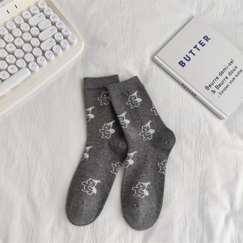 

Осенне-зимние женские носки из чистого хлопка, милый мультяшный принт, черный, белый и серый медведь, повседневные носки до середины икры, хлопковые носки, простой школьный стиль 1 pair