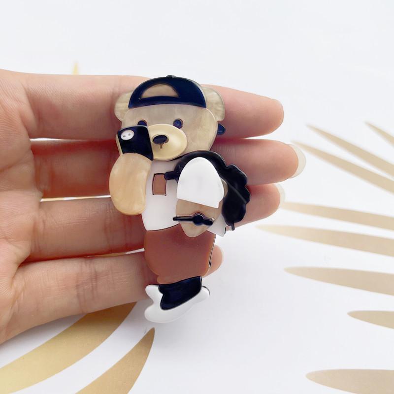 Personalisierte Brosche Puppe Cartoon Brust Blume dreidimensionale Mode Acryl Spielzeug Zubehör