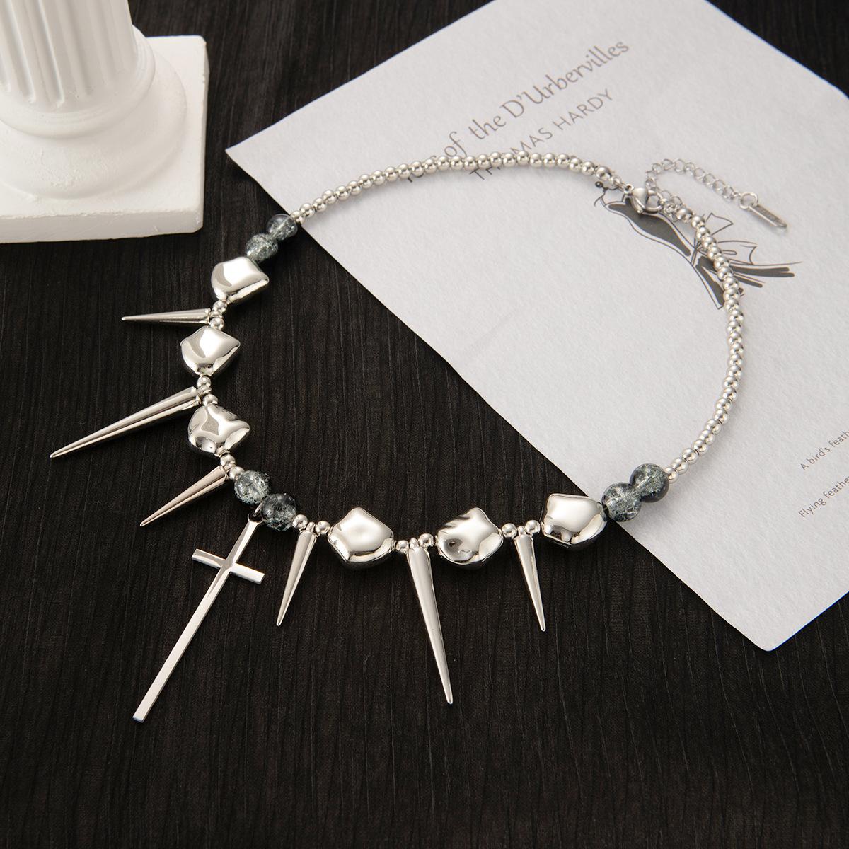 Trend Dark Exaggerated Rivets Irregular Collarbone Chain Y2K Hip Hop Cross Collar High-End Personality Necklace