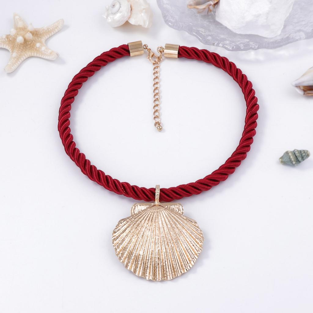 European and American Simple Fashion Exaggerated Individual Cold Wind Alloy Shell Pendant Necklace Trendy Temperament Holiday Style Woman