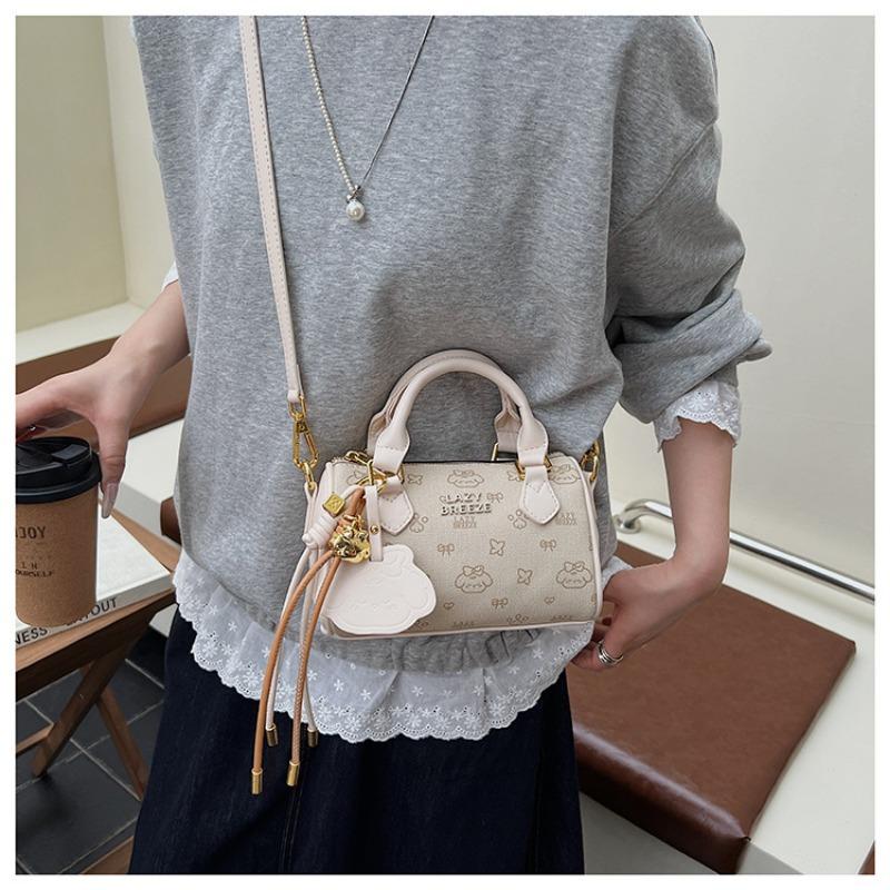 New fashion versatile spring and summer pillow bag women's niche design portable shoulder messenger bag