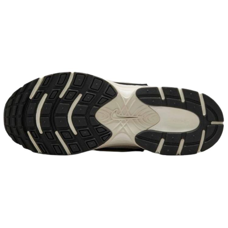 Nike  V5 RNR Summit White Light Orewood Women Sneakers Cream Sail Black HQ7901-104