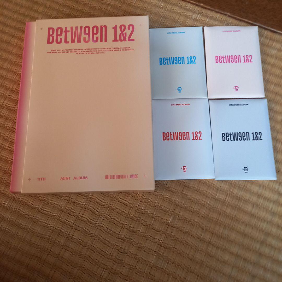 

[USED] TWICE MINI ALBUM with bonus