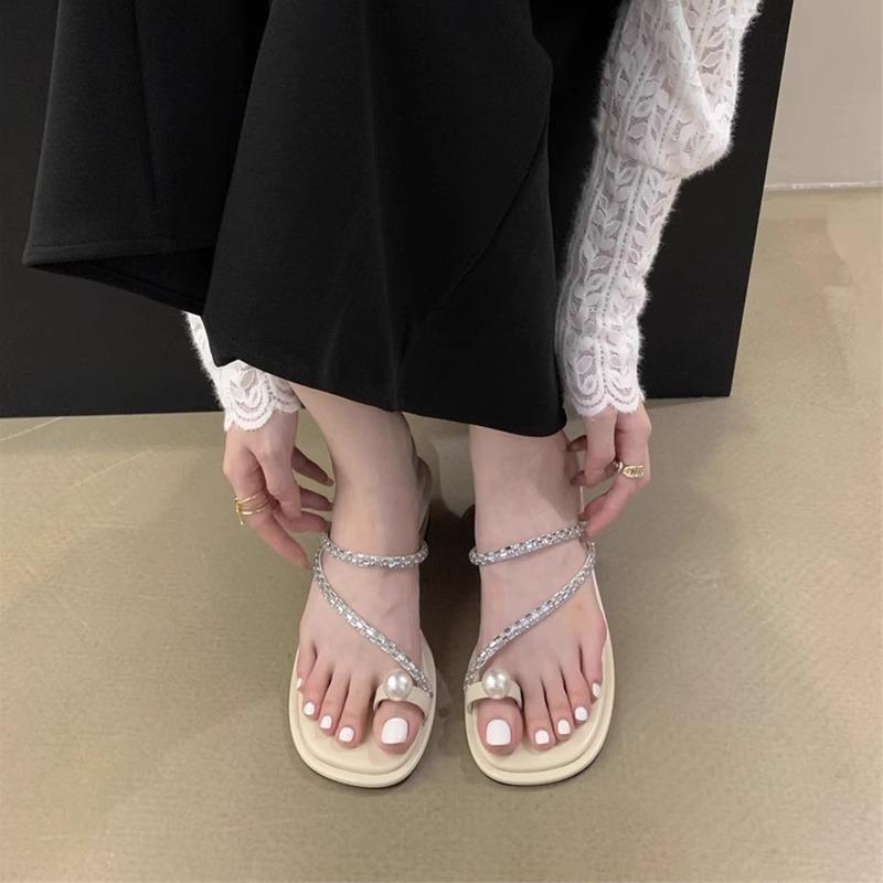 Fairy style temperament thick heel set toe pearl cool slippers female outer wear 2025 summer rhinestone medium heel Roman toe French