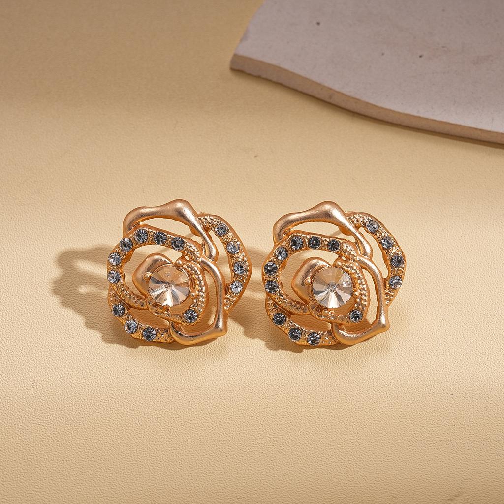 Turquoise Blue Diamond Flower Stud Earrings Necklace Light Luxury Niche Clavicle Chain Premium Jewelry Set