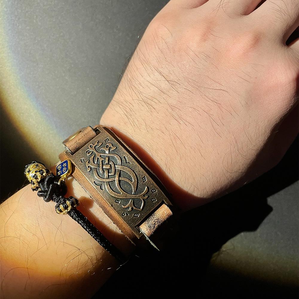 Retro Totem Pattern Cowhide Leather Buckled Wristband Bracelet For Men Handmade Adjustable Bracelet Punk Accessories Couple Gift