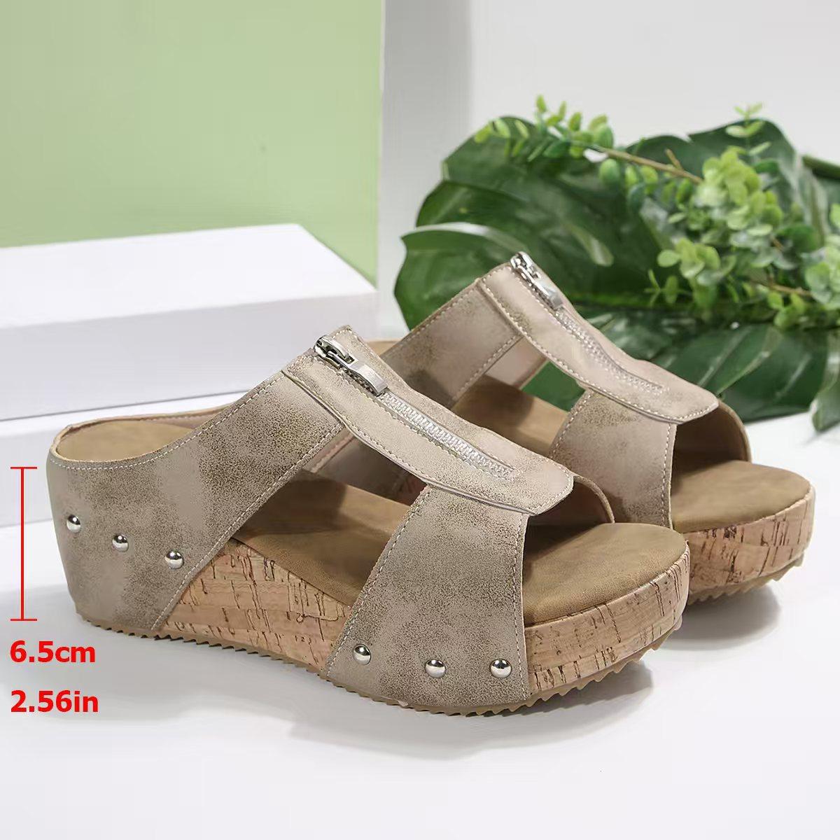 

Foreign trade 2025 summer new thick-soled wedge heel fish mouth one-word large size women s slippers rivet open-toed women s shoes 42 хаки