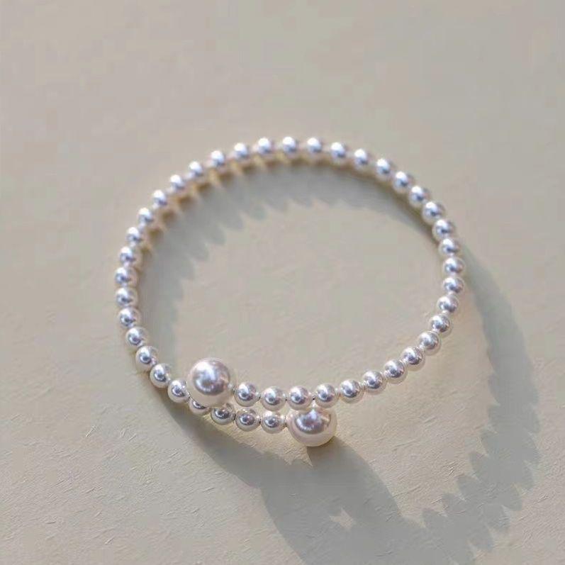 Elegant French Pearl Bracelet: Chic Retro Design for Women