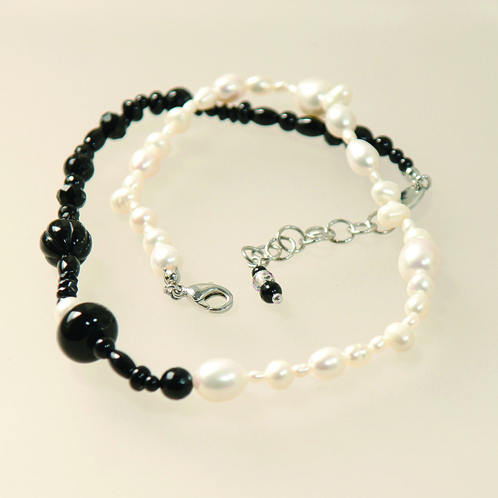 Treaju Black White Combination Necklace