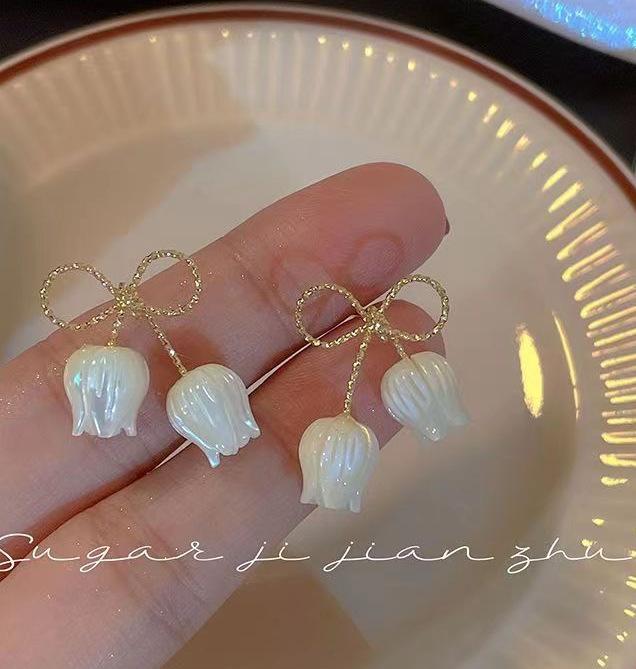 Cute Small Bow Pearl Earrings Temperament High Sense Simple Retro Stud Earrings Versatile Ear Jewelry Women