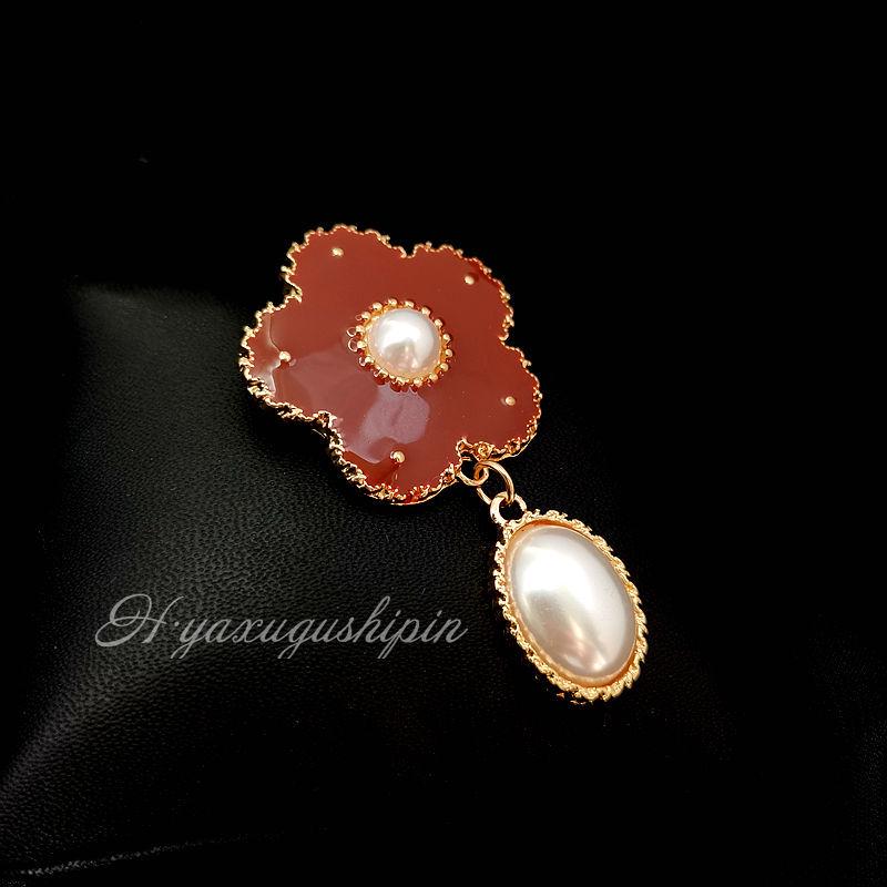 

Элегантная брошь-корсет в стиле барокко с цветком из перегородчатой эмали и жемчугом для женщин