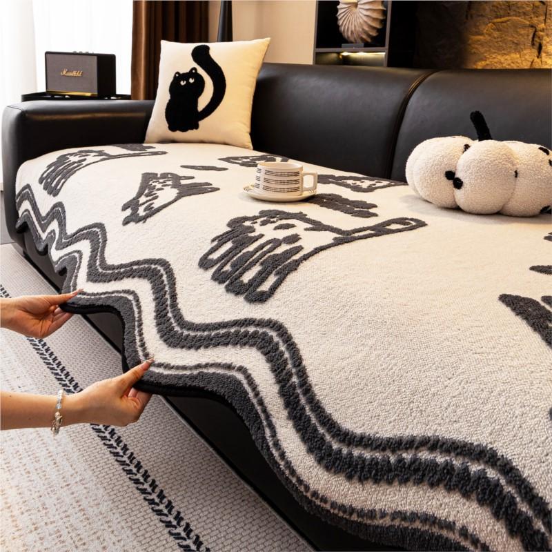 Winter Plush Non-Slip Cute Pattern Sofa Throw Cover Cartoon Dog Sofa Cushion Soft Fuzzy Furniture Protector Couch Pad Mats
