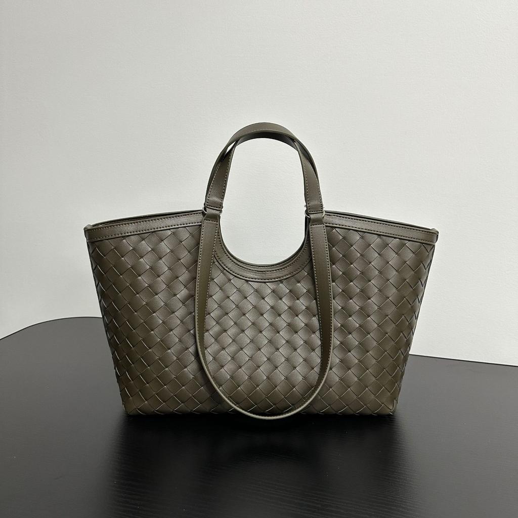 Niche Design Commuter Texture Versatile Retro Woven Tote Bag Large Capacity Premium Portable Shoulder Armpit Bag