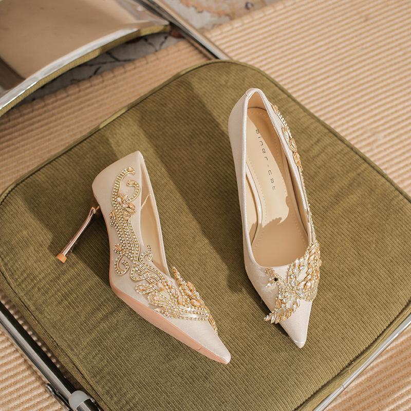 

817-16 Женские туфли на высоком каблуке лето 2025 новая модель острый носок стразы феникс свадебные туфли французский тонкий каблук с мелким вырезом одинарные туфли 39