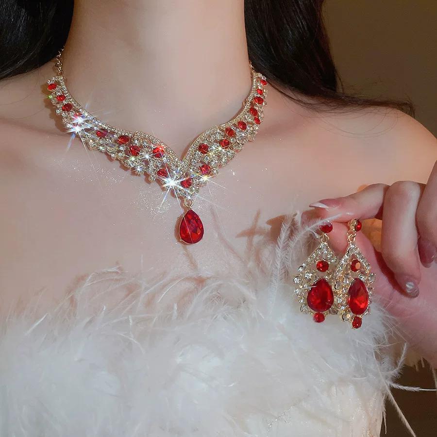 Flash diamond water drop stud earrings necklace two-piece set retro court style light luxury high sense collarbone chain evening dress accessories