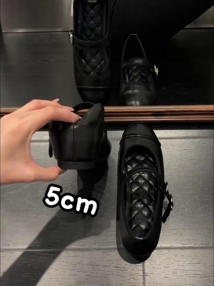 Inner heightening version~ Xiaoxiangfeng one-word buckle Mary Jane shoes 2025 French round head color matching single shoes ballet shoes