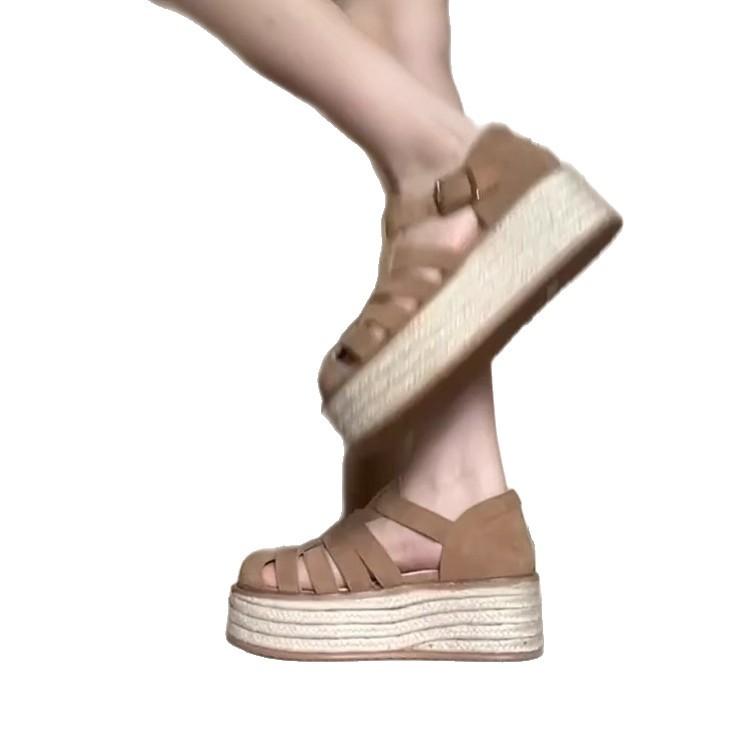 Mode Damen Keilsandalen Schnalle 2025 Sommer dicker Boden hohl Römisch barfuß bequeme Schuhe