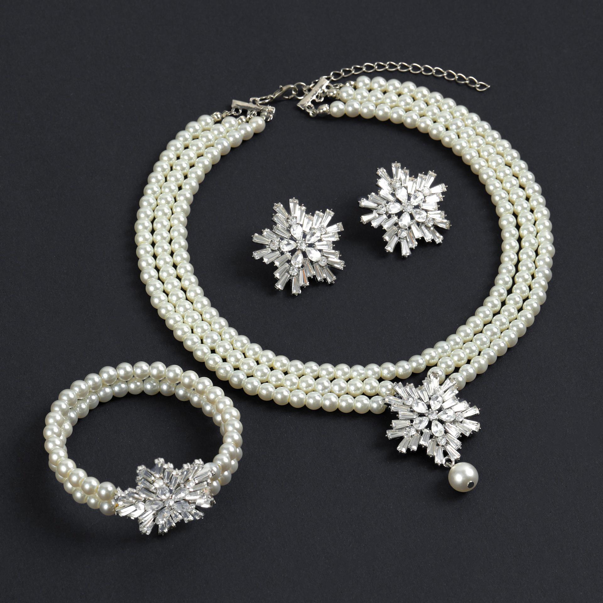 Универсальное женское многослойное колье и серьги: Нишевый евро-американский дизайн, идеально подходит для свадеб и банкетов. серебряный