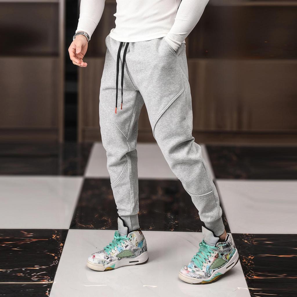 Men's Winter Casual Sports Pants: Loose-Fit, Velvet-Lined, Warm Trousers for Outdoor Running