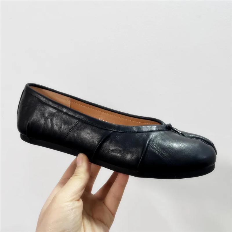 2025 New Pleated Women Ballet Flats Tabi Shoes Casual Slip-on Loafers Ladies Split Toe Leather Espadrilles Zapatillas Mujer