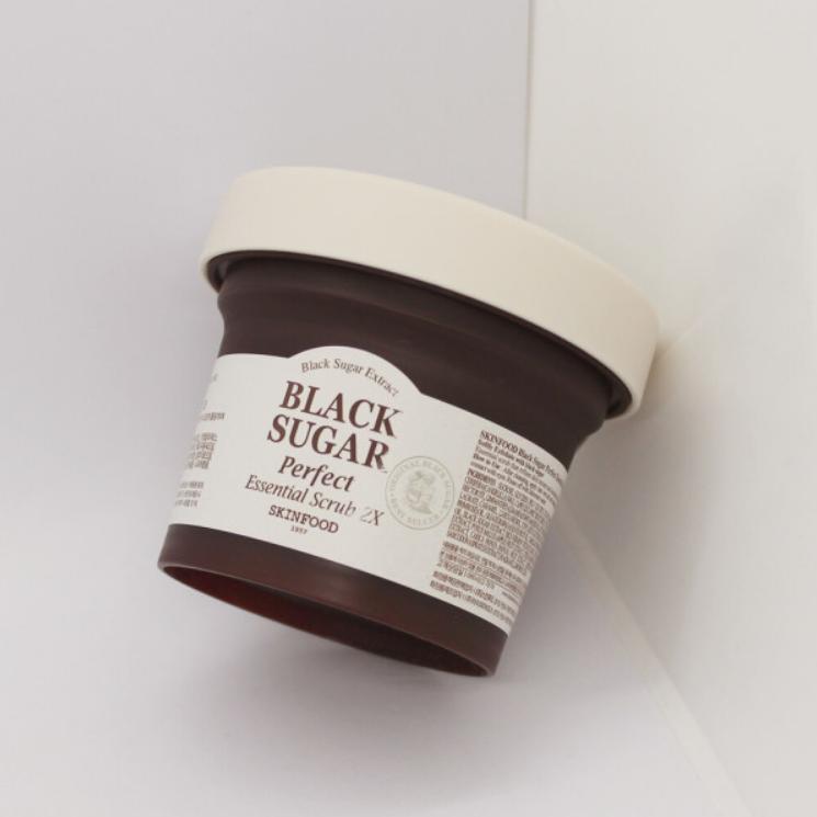[SKINFOOD] Black Sugar Perfect Essential Scrub 210g