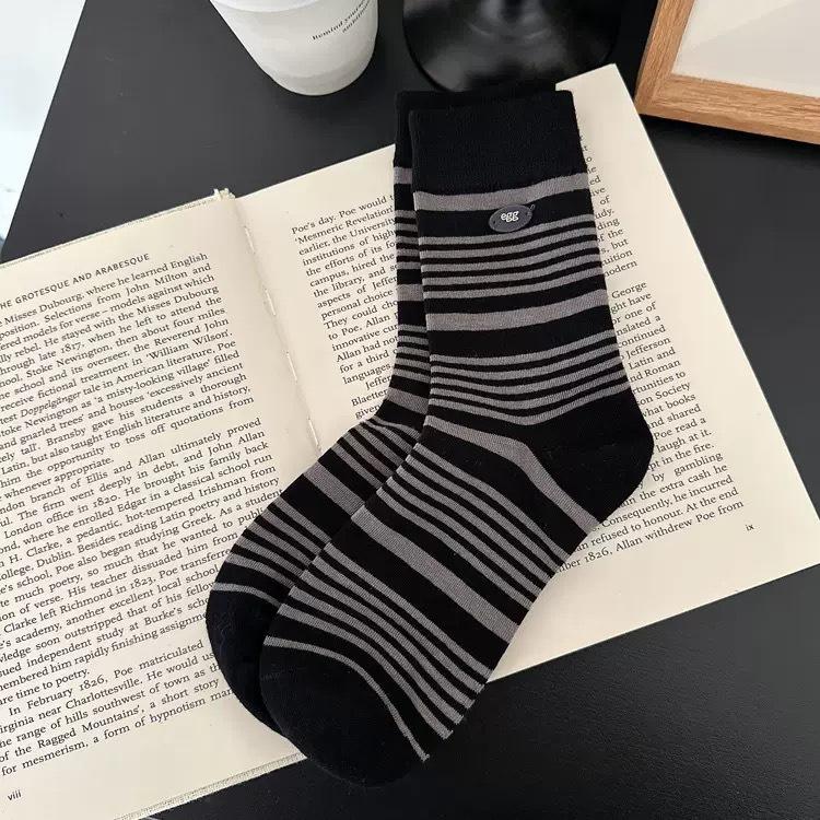 Ladies Spring and Autumn Retro Color Striped Flocking Button Boneless Tube Pile Socks