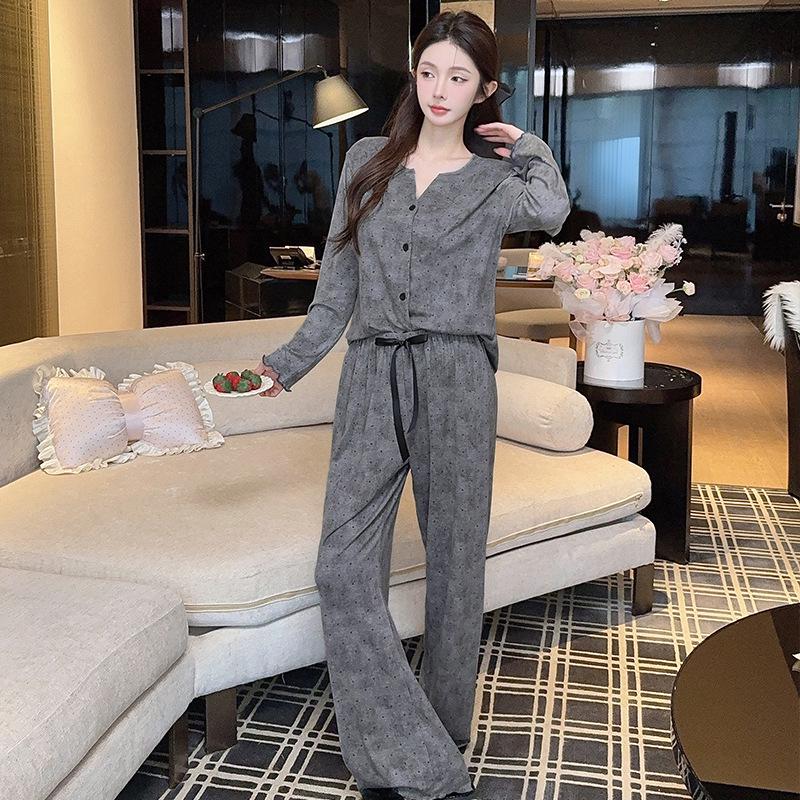 

Oh Mida Spring Polka Dot Long Sleeve Modal Pajama Set for Women - Stylish Homewear & Outdoor Wear M