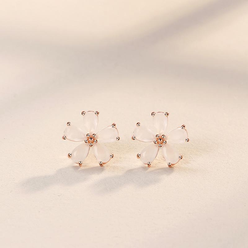 Náušnice Sakura Stud pre ženy Nové Trendy Ľahký Luxus Niche High-end Kvetinové Náušnice Hanfu Jesenné a Zimné Modely