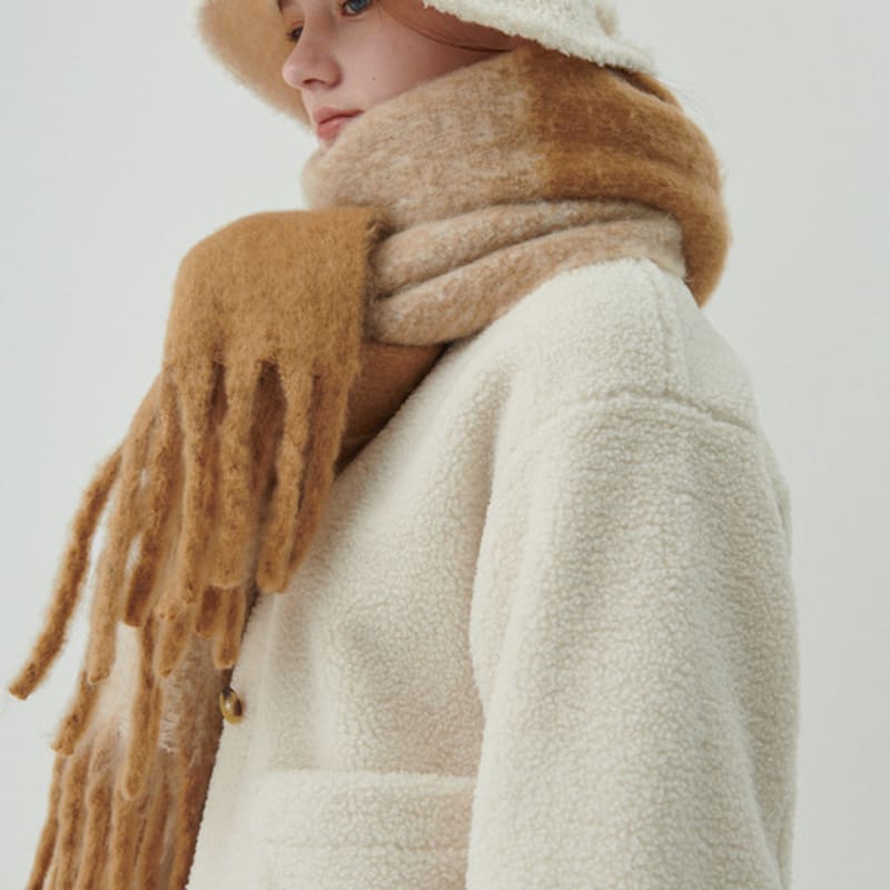 ALLINCOMPLETE Half&Half Chunky Muffler (4 Colors)