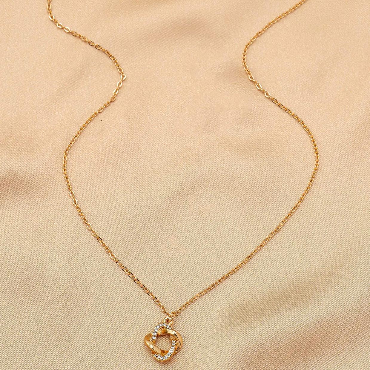 

Women s Pendant Necklace Classic Simple Circle Pendant Necklace Suitable for Daily Wear and Vacation Wear золотистый