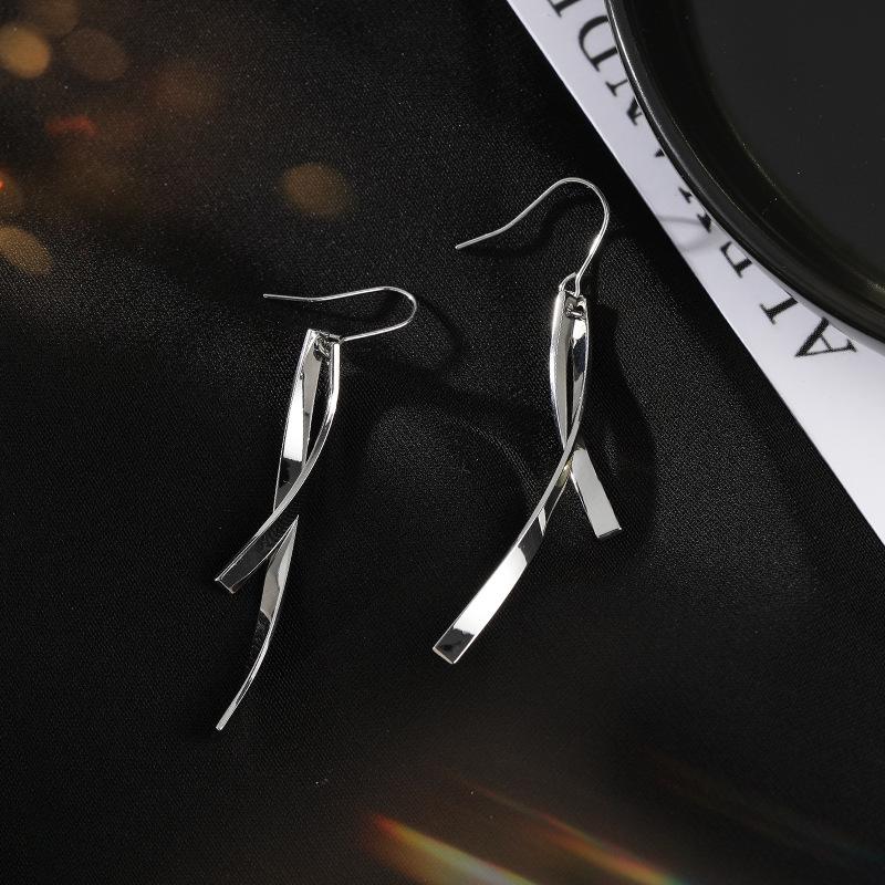 Kolczyki z frędzlami z igłą ze srebra próby 925 - Trend 2023, Niszowy Design, Luksusowe wiszące kolczyki