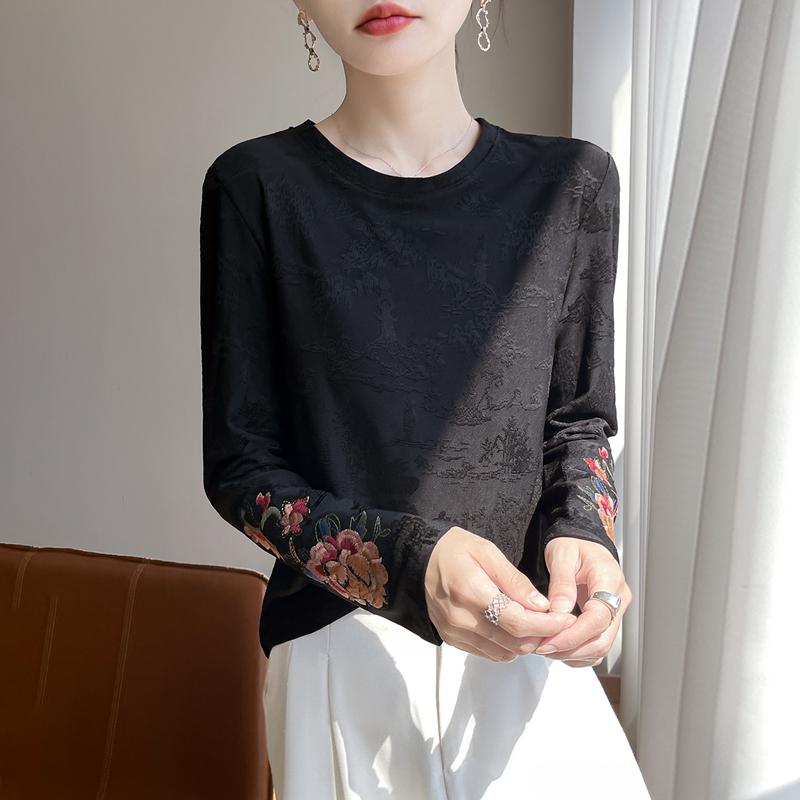 Women's Autumn Retro Embroidery Jacquard Shirt: Long-Sleeve, Round Neck Pullover