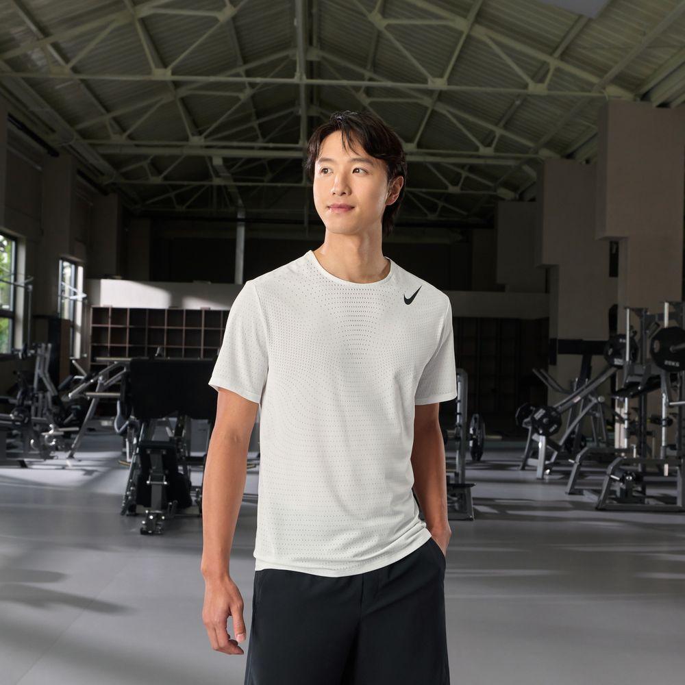 Nike AEROSWIFTDri FIT ADV T Shirt Men s Mountain Peak White XL