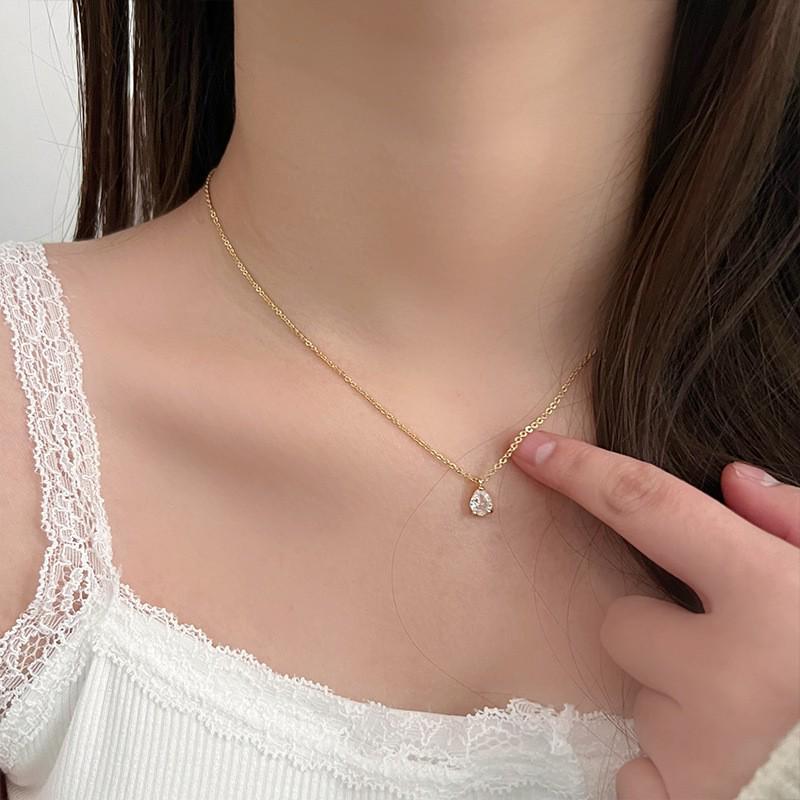 2025 Elegante Zirkonia Wassertropfen Halskette für Damen: Einfache, luxuriöse, vielseitige Schlüsselbein-Kette