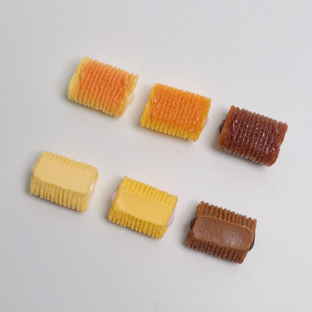 100pcs Mini Food Cream Cake Bread Ornament Miniature Doll House Decor Doll House Accessories Resin Craft