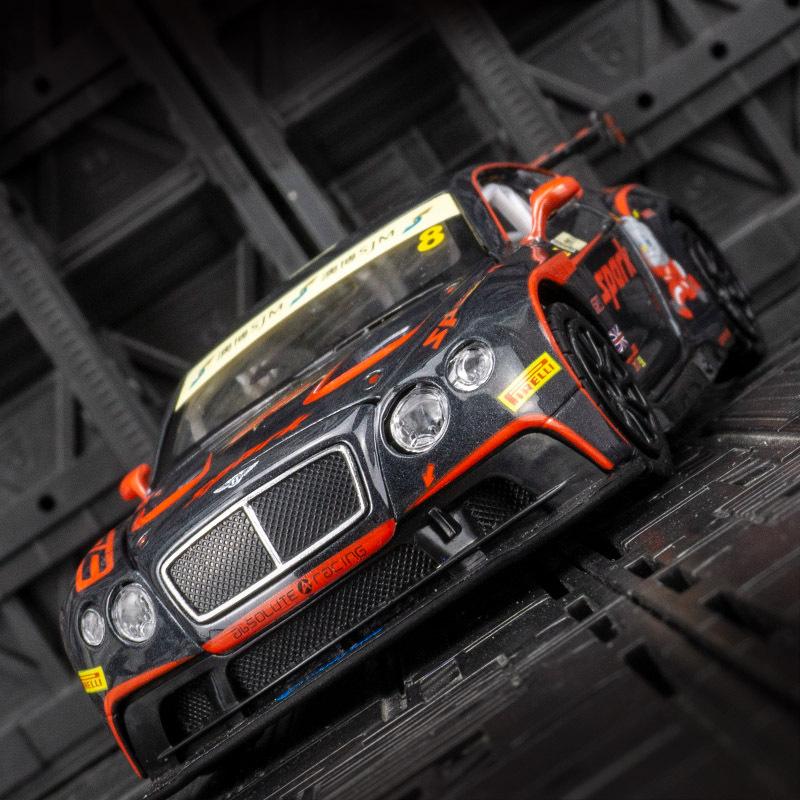 Модель игрушечного автомобиля Bentley Continental в масштабе 1/32 — фото 16