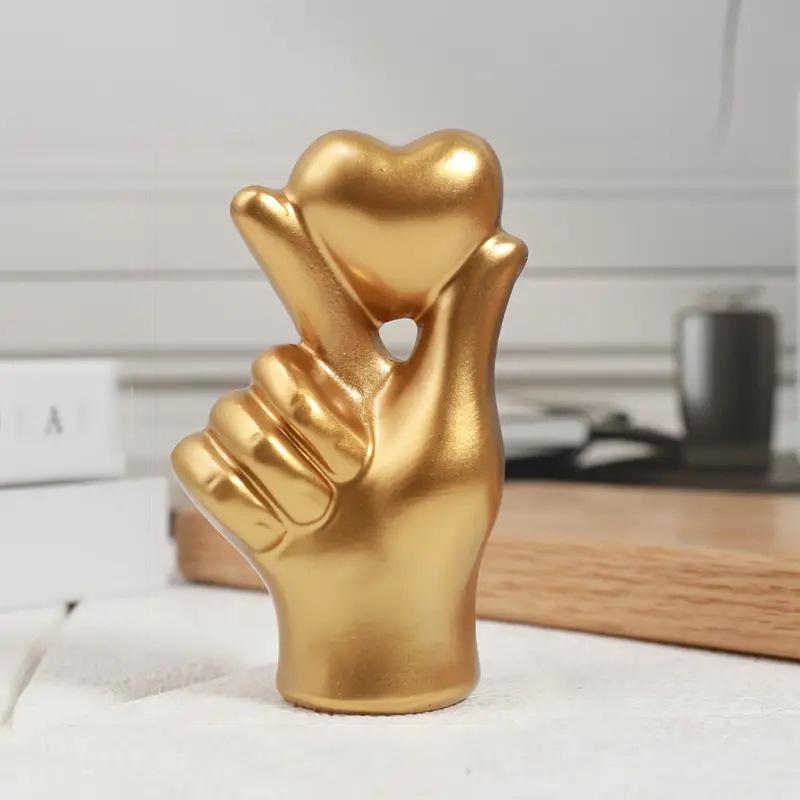 Herz Handgeste Statuen Skulpturen Luxus Harz Desktop Ornament Liebe Finger Moderne Handgeste Skulptur Zuhause Regal Desktop