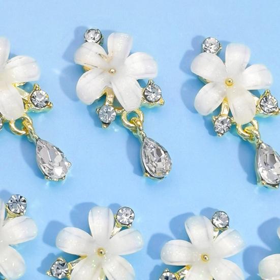 10 Pezzi Decorazioni per Unghie Forma Creativa Superficie Lucida Effetto Visivo Stupefacente Scintillante Ampia Applicazione Decorativo 3D