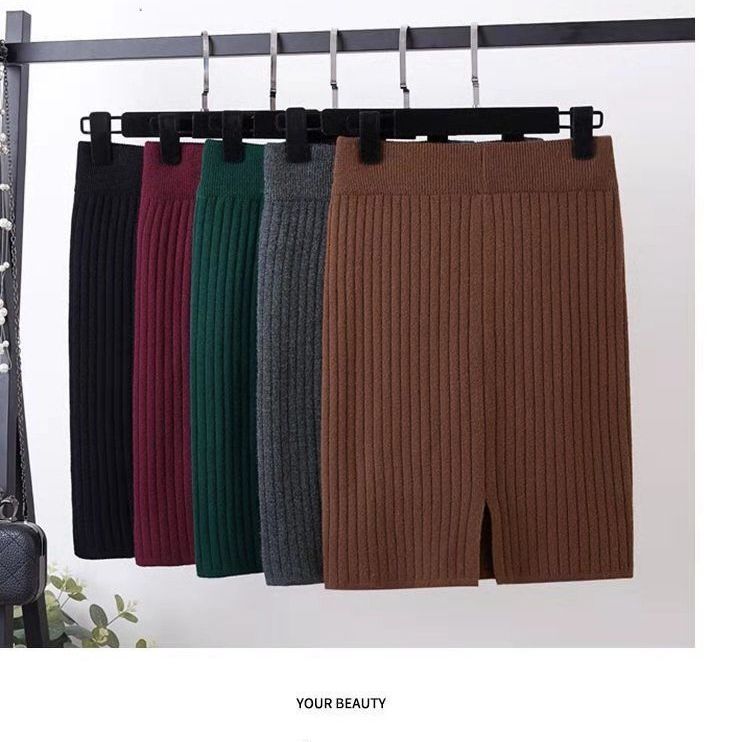 Short High Waisted Knitted Hip Hugging Skirt for Women In Spring and Autumn Fashion, Slim Fit and Slit Skirt