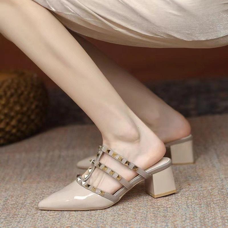 Fashion Women's Fashion Baotou Chunky Slippers Summer New Pointed Head Shallow Mouth Rivet Hollow-permeable Heel Sandals