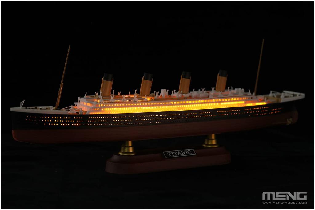 Meng Model Titanic Luxury Cruise Ship Plastic Model MPS008 Molded Color 1/700 Pre-Colored