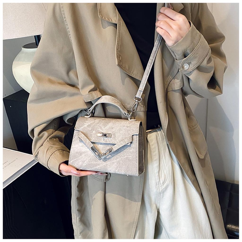 Retro Commuter Texture Lock Buckle Gentle Temperament Handbag Versatile Crossbody Lock Buckle Bag