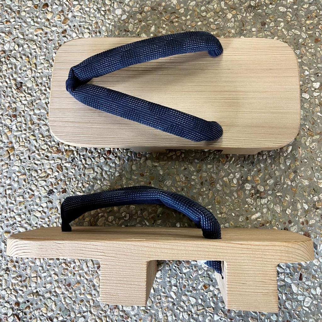 Kiso Nezuko Geta: Men's Two-toothed Sandals with Patterned Weave, a Traditional Craft Made in Japan (Navy) - Continuing 300 Years of Tradition