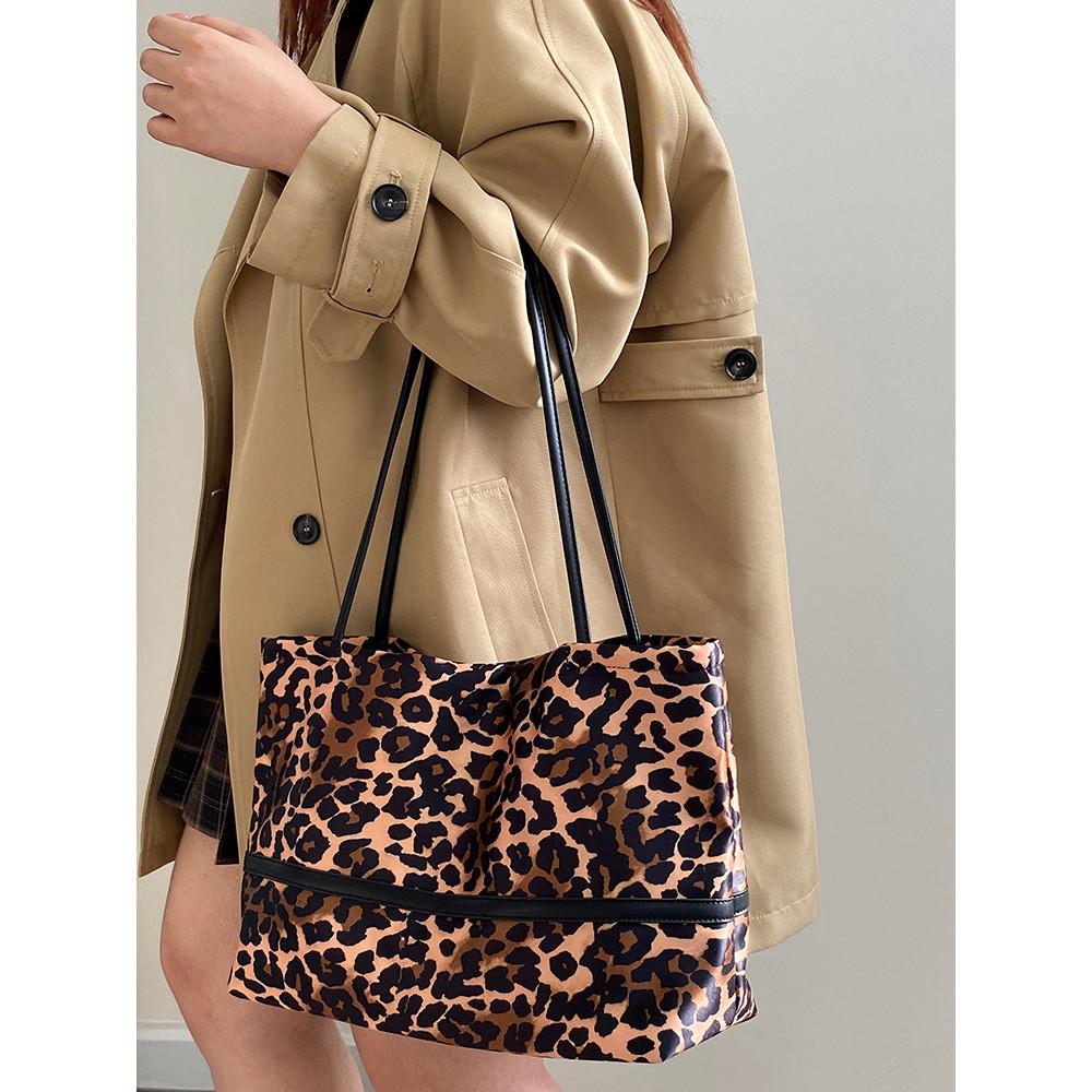 IELGY Leopard Print Canvas Tote Bag Large Capacity One Shoulder Portable