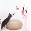 Interaktives Katzenangelspielzeug mit Quaste im Federstil & Glöckchen an flexibler elastischer Stange