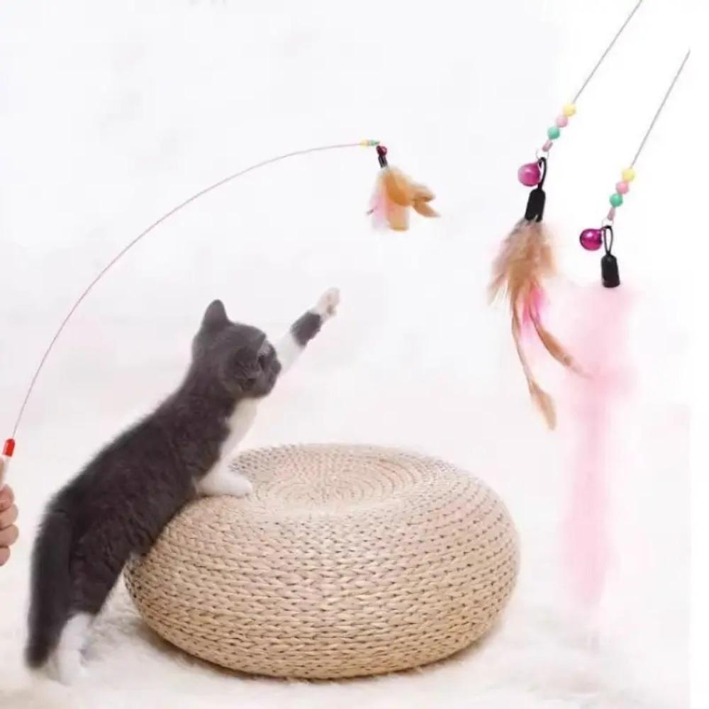 Interaktives Katzenangelspielzeug mit Quaste im Federstil & Glöckchen an flexibler elastischer Stange