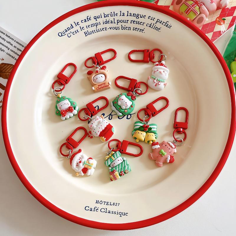 Cute Christmas Keychain Cartoon Santa Claus Snowman Kitten Pendant Key Ring Backpack Decoration Accessories  Year Gift